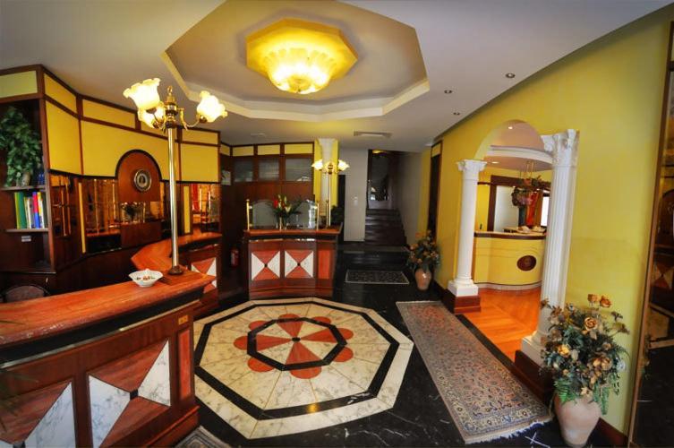 Hotel Regent - In Pieno Centro San Benedetto del Tronto Bagian luar foto