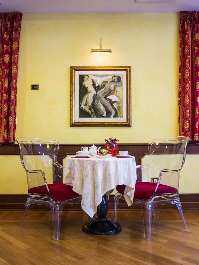 Hotel Regent - In Pieno Centro San Benedetto del Tronto Bagian luar foto